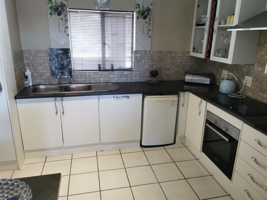 2 Bedroom Property for Sale in Dorandia Gauteng
