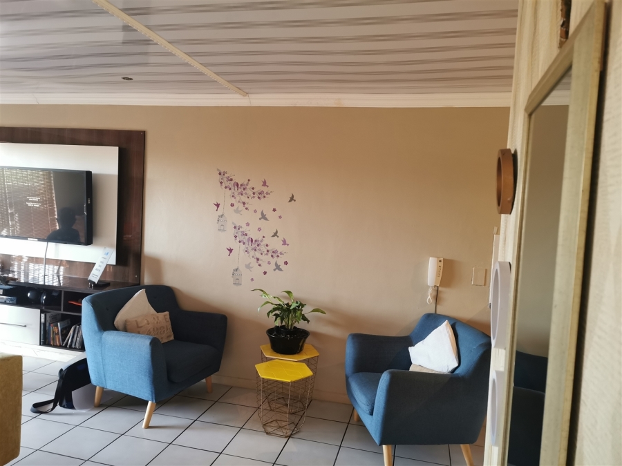 2 Bedroom Property for Sale in Dorandia Gauteng