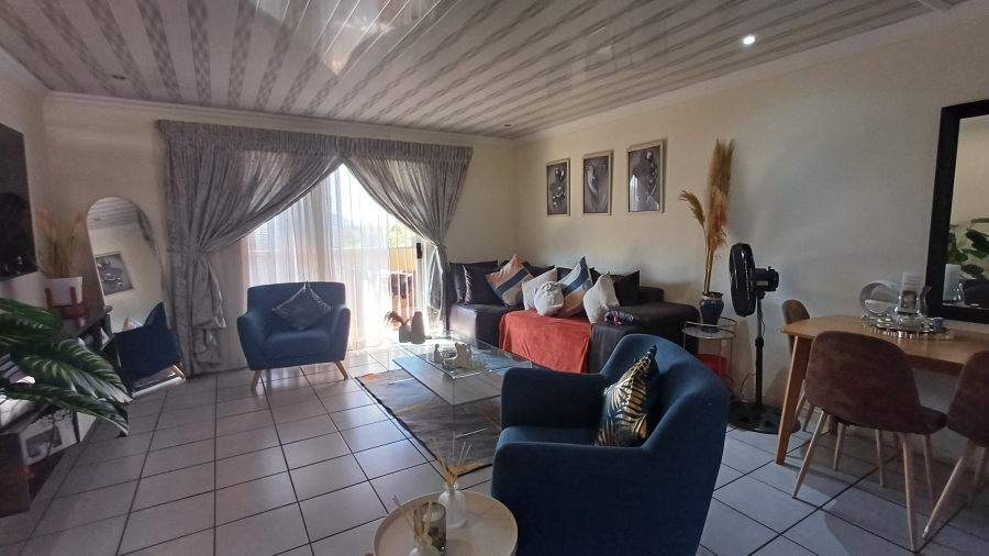 2 Bedroom Property for Sale in Dorandia Gauteng