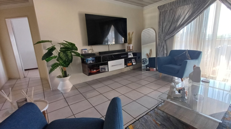 2 Bedroom Property for Sale in Dorandia Gauteng