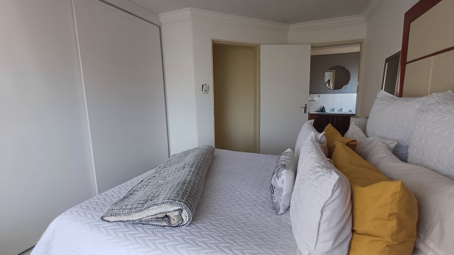 2 Bedroom Property for Sale in Dorandia Gauteng