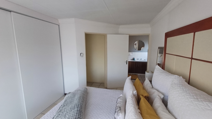 2 Bedroom Property for Sale in Dorandia Gauteng
