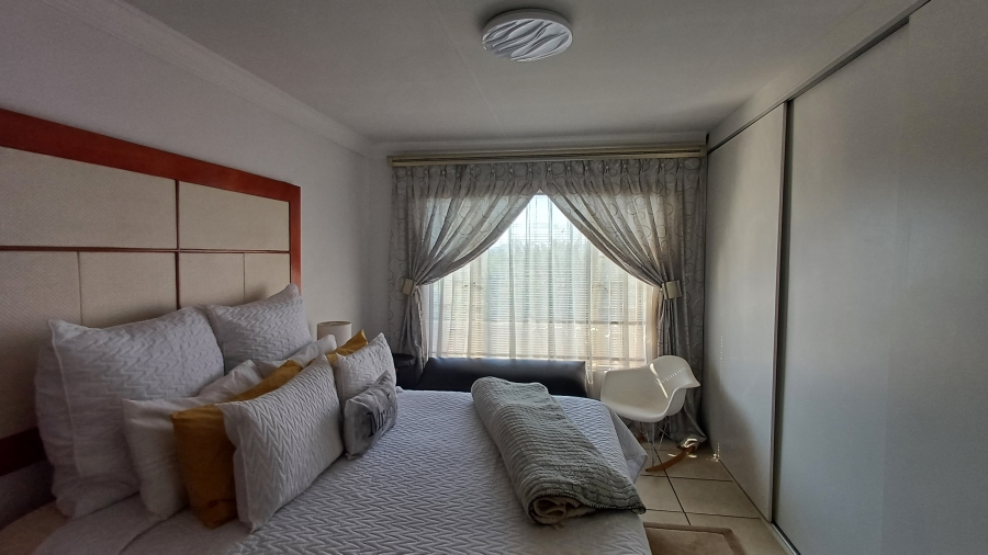 2 Bedroom Property for Sale in Dorandia Gauteng