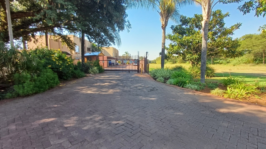 2 Bedroom Property for Sale in Dorandia Gauteng