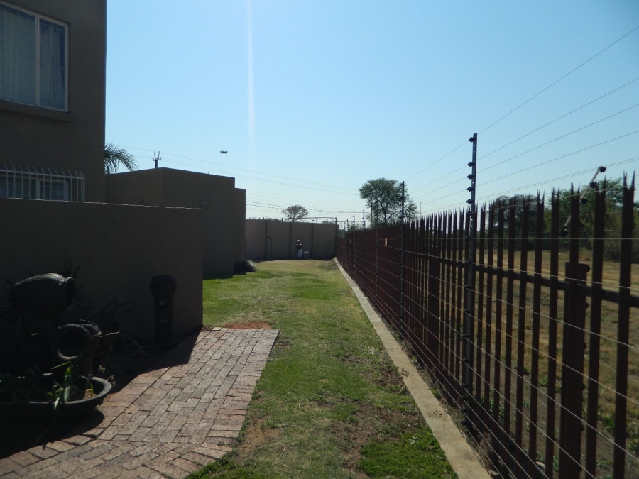 2 Bedroom Property for Sale in Dorandia Gauteng