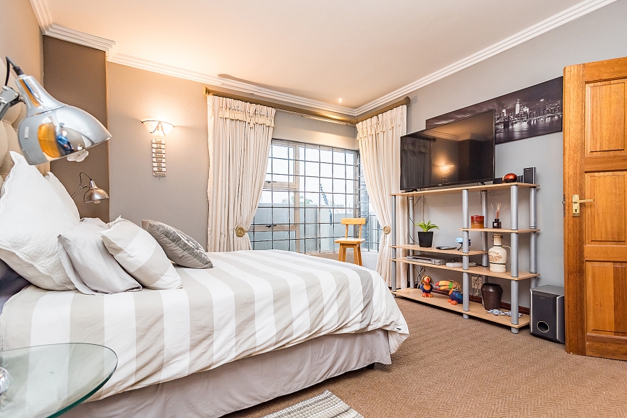 5 Bedroom Property for Sale in Noordheuwel Gauteng