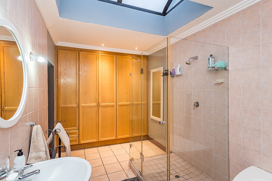 5 Bedroom Property for Sale in Noordheuwel Gauteng