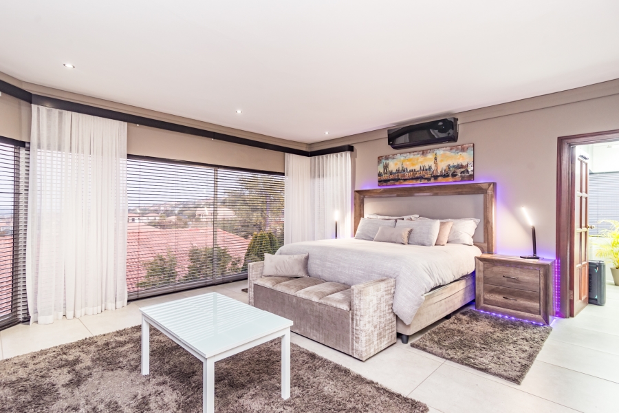 5 Bedroom Property for Sale in Noordheuwel Gauteng