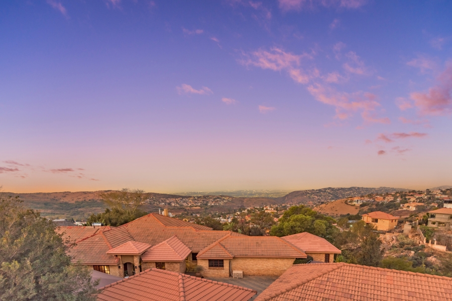 5 Bedroom Property for Sale in Noordheuwel Gauteng