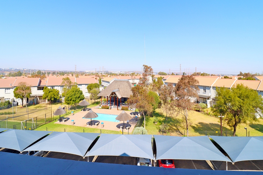 2 Bedroom Property for Sale in Greenstone Hill Gauteng