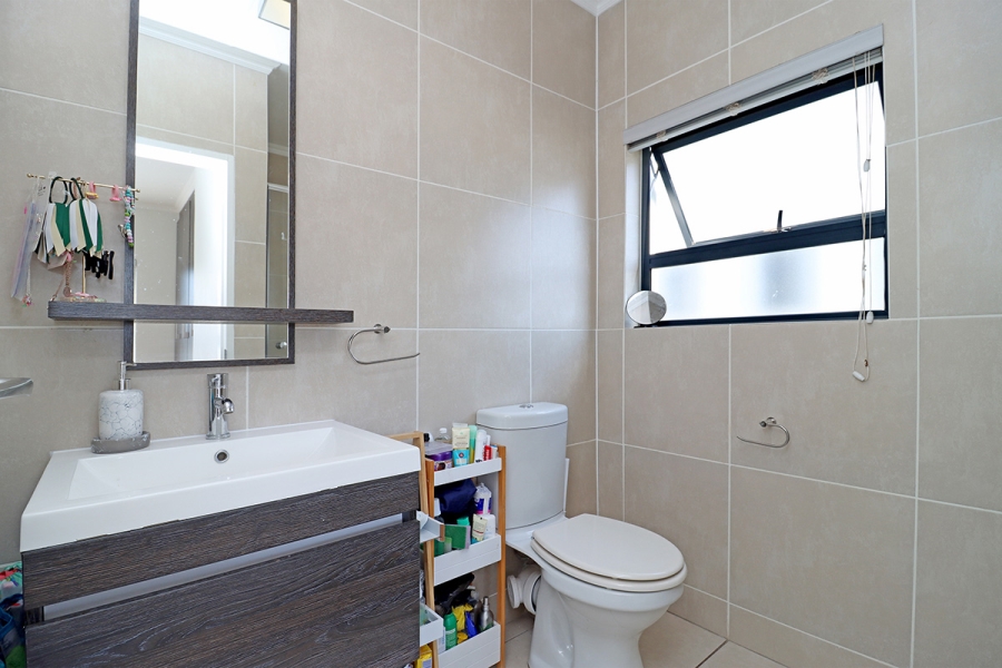 2 Bedroom Property for Sale in Greenstone Hill Gauteng