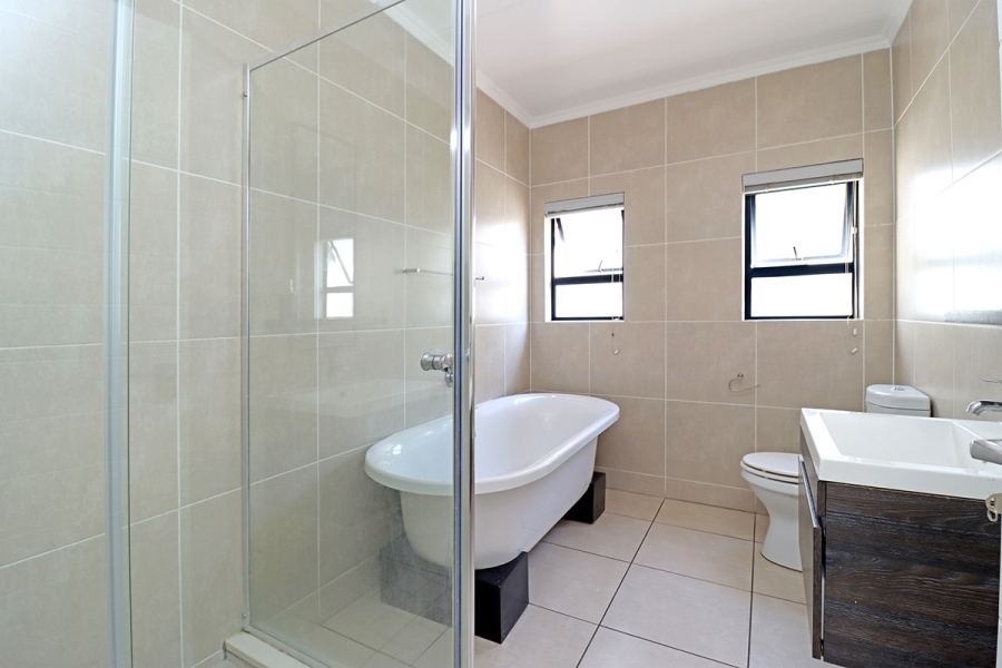 2 Bedroom Property for Sale in Greenstone Hill Gauteng