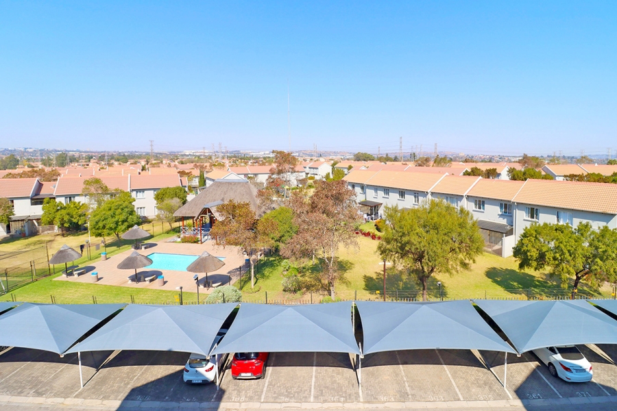 2 Bedroom Property for Sale in Greenstone Hill Gauteng