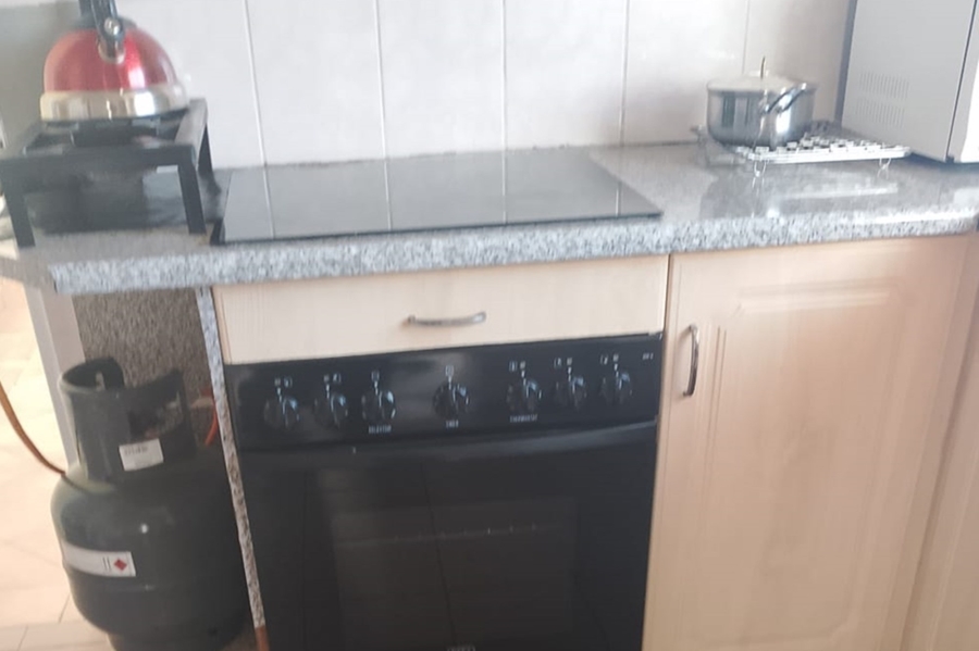 To Let 2 Bedroom Property for Rent in Orlando East Gauteng