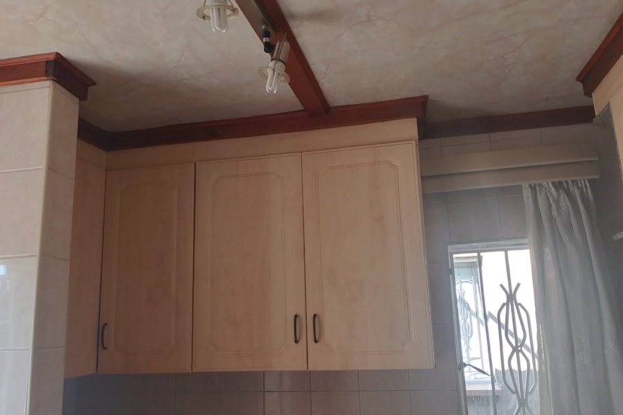 To Let 2 Bedroom Property for Rent in Orlando East Gauteng