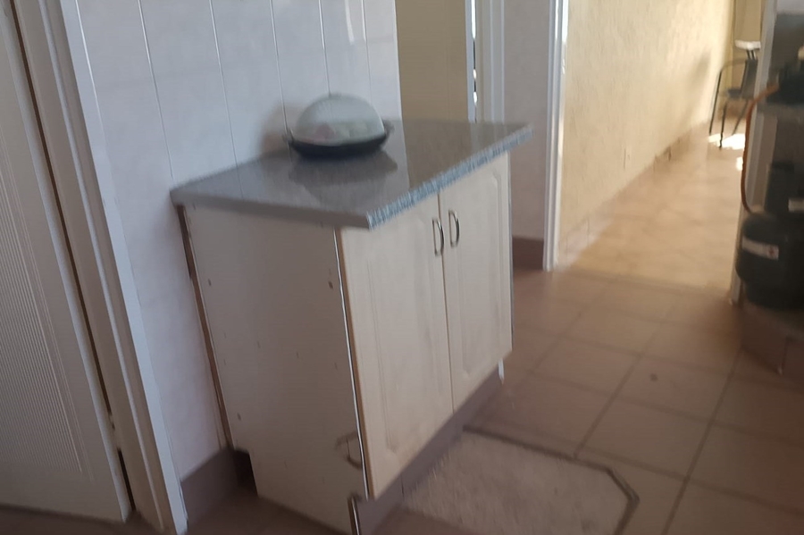 To Let 2 Bedroom Property for Rent in Orlando East Gauteng