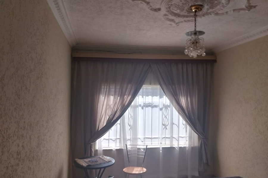 To Let 2 Bedroom Property for Rent in Orlando East Gauteng