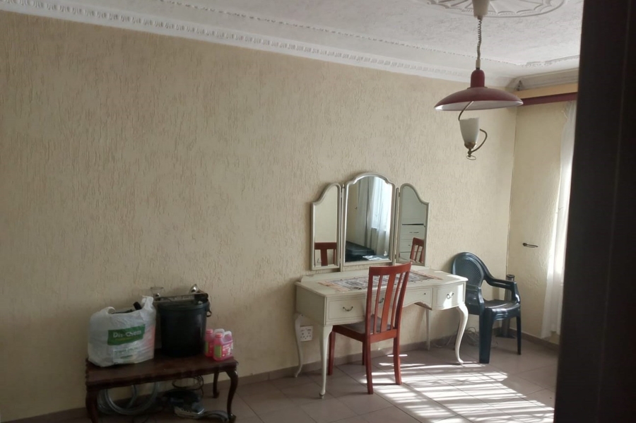 To Let 2 Bedroom Property for Rent in Orlando East Gauteng