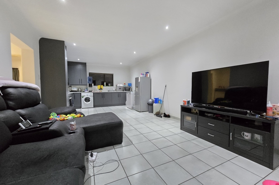To Let 2 Bedroom Property for Rent in Lakefield Gauteng