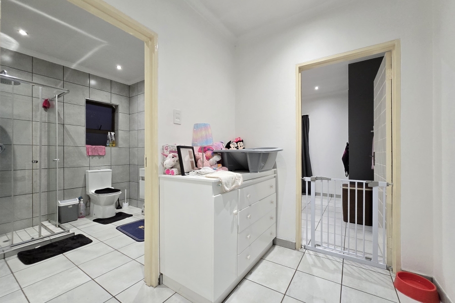 To Let 2 Bedroom Property for Rent in Lakefield Gauteng
