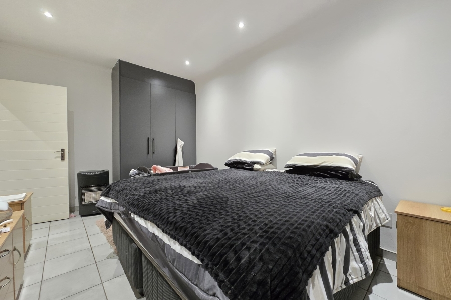 To Let 2 Bedroom Property for Rent in Lakefield Gauteng