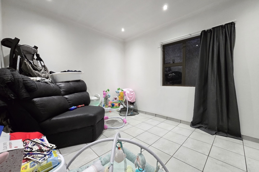 To Let 2 Bedroom Property for Rent in Lakefield Gauteng