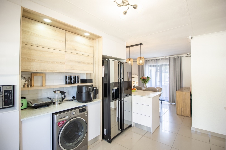 4 Bedroom Property for Sale in Bloubosrand Gauteng