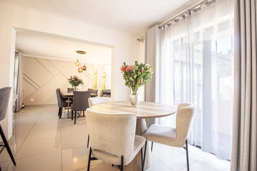 4 Bedroom Property for Sale in Bloubosrand Gauteng