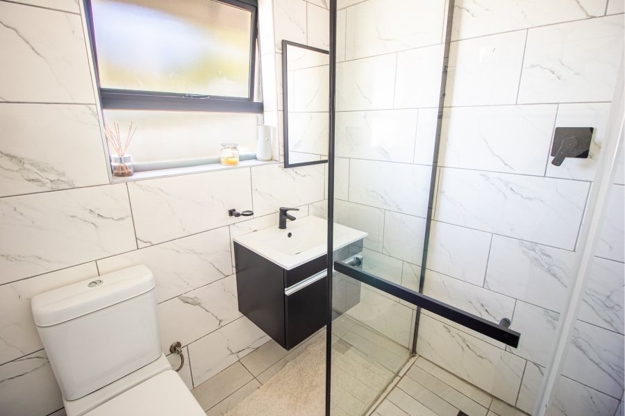 4 Bedroom Property for Sale in Bloubosrand Gauteng