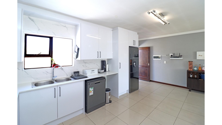 3 Bedroom Property for Sale in Barbeque Downs Gauteng