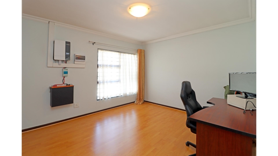 3 Bedroom Property for Sale in Barbeque Downs Gauteng