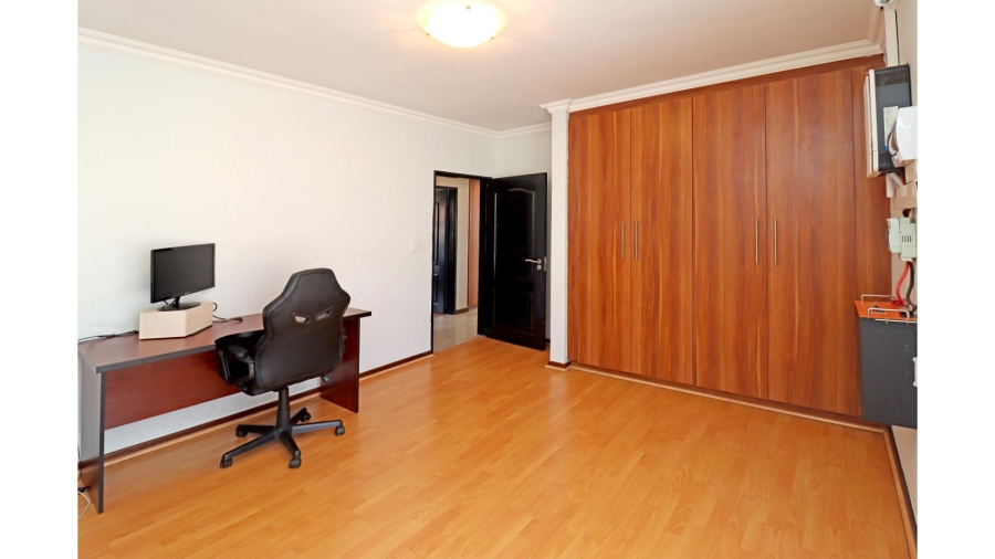 3 Bedroom Property for Sale in Barbeque Downs Gauteng