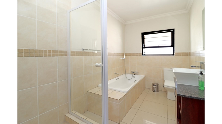 3 Bedroom Property for Sale in Barbeque Downs Gauteng