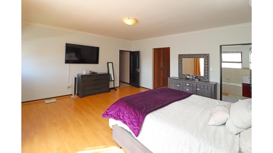 3 Bedroom Property for Sale in Barbeque Downs Gauteng