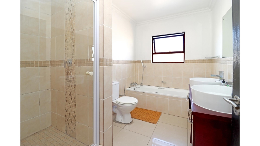 3 Bedroom Property for Sale in Barbeque Downs Gauteng