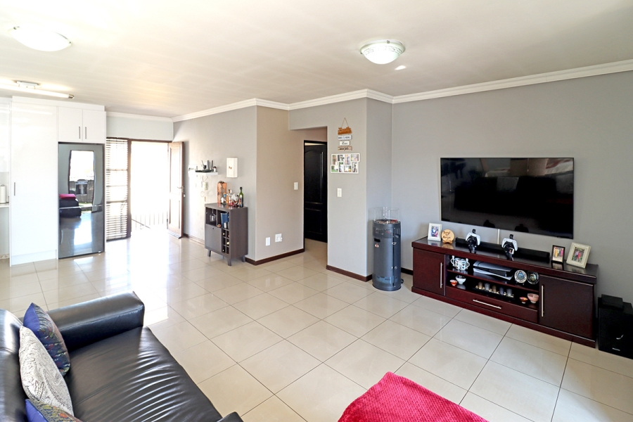 3 Bedroom Property for Sale in Barbeque Downs Gauteng