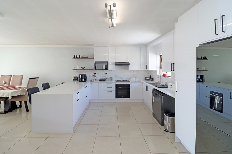 3 Bedroom Property for Sale in Barbeque Downs Gauteng