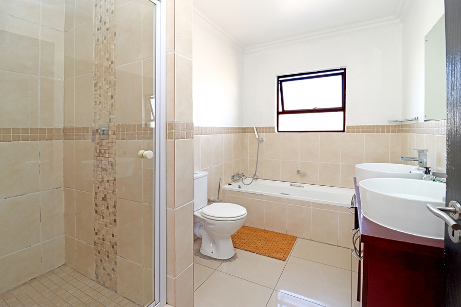 3 Bedroom Property for Sale in Barbeque Downs Gauteng