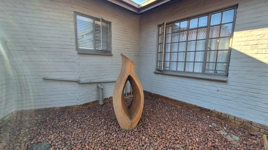 4 Bedroom Property for Sale in Wierda Park Gauteng