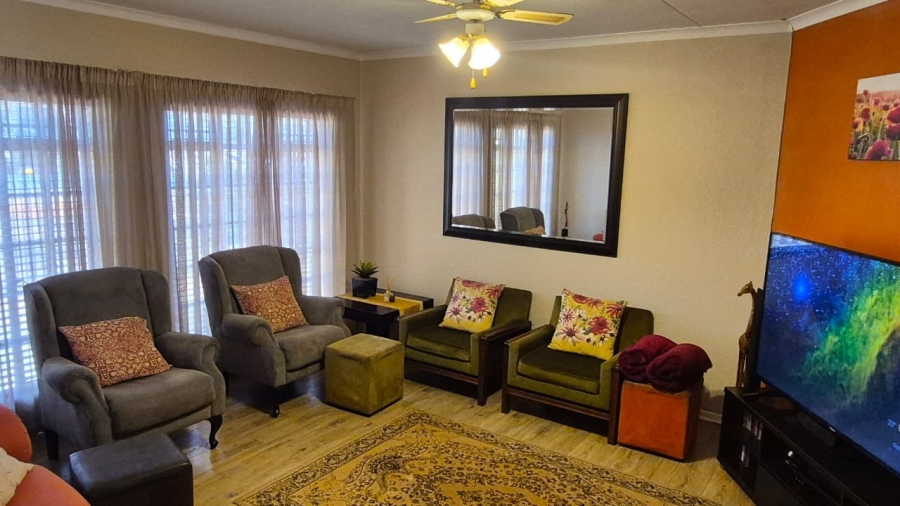 4 Bedroom Property for Sale in Wierda Park Gauteng