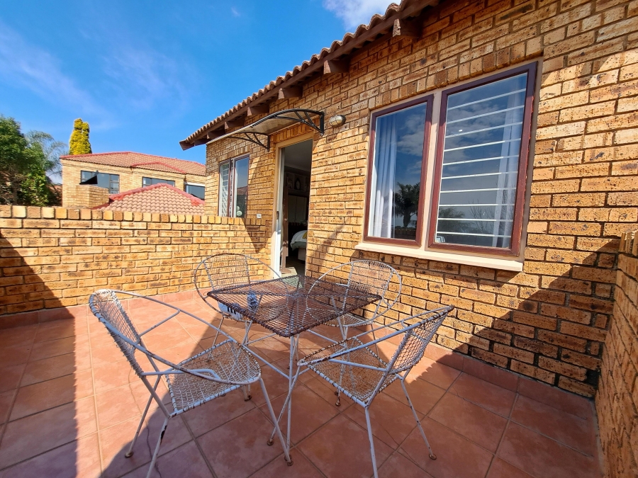 4 Bedroom Property for Sale in Ruimsig Gauteng