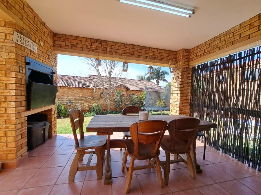 4 Bedroom Property for Sale in Ruimsig Gauteng