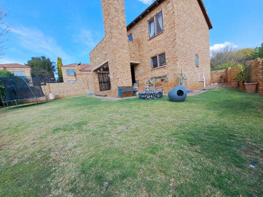 4 Bedroom Property for Sale in Ruimsig Gauteng