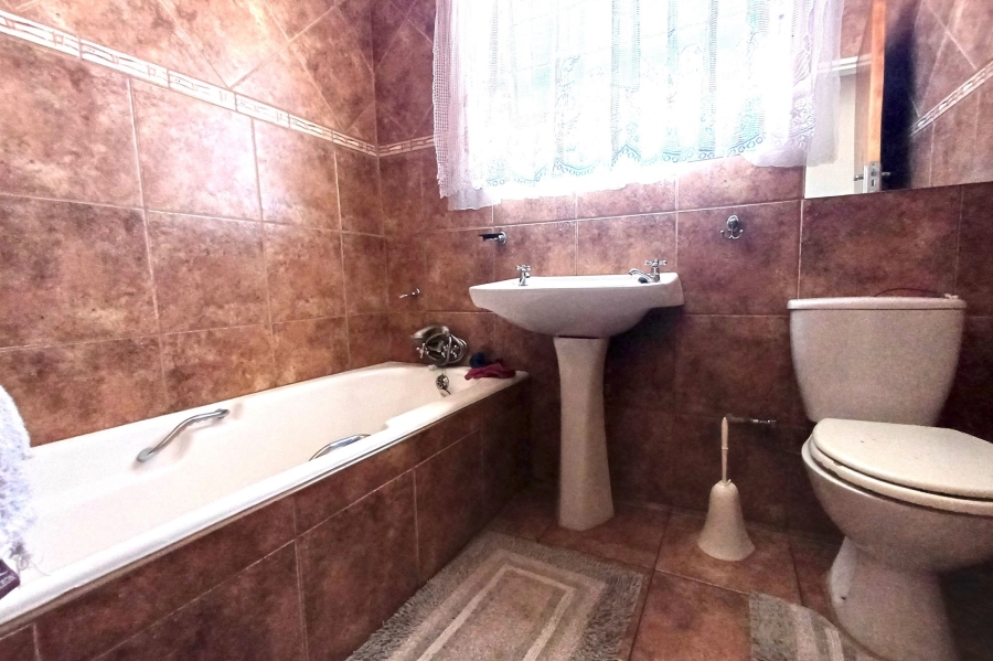 4 Bedroom Property for Sale in Mimosa Park Gauteng