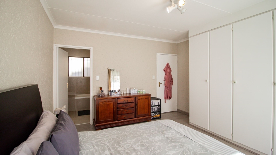 2 Bedroom Property for Sale in Bedfordview Gauteng