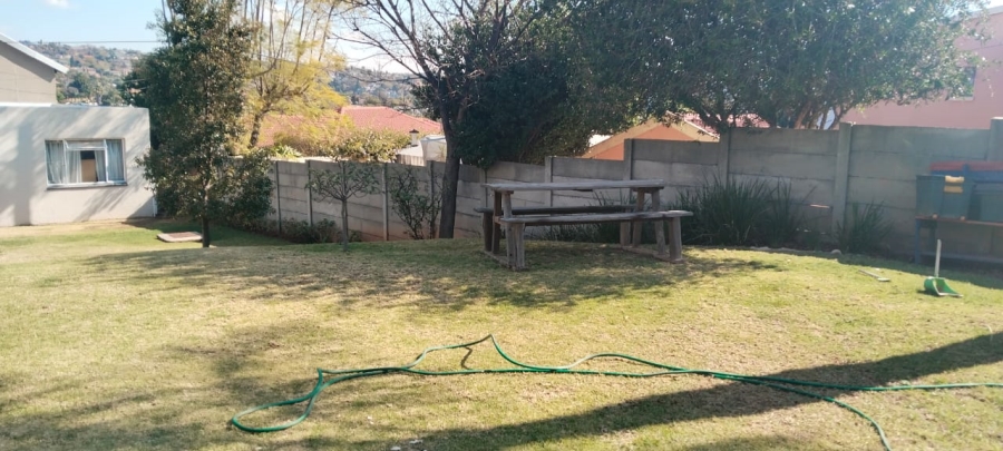 To Let 2 Bedroom Property for Rent in Wilro Park Gauteng