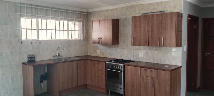 To Let 2 Bedroom Property for Rent in Wilro Park Gauteng