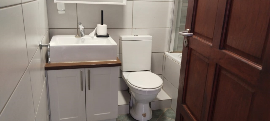 To Let 2 Bedroom Property for Rent in Wilro Park Gauteng
