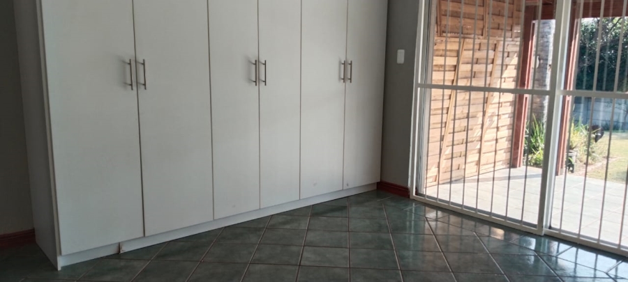 To Let 2 Bedroom Property for Rent in Wilro Park Gauteng