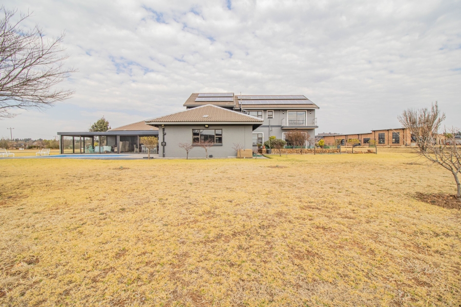 6 Bedroom Property for Sale in Blue Saddle Ranches Gauteng